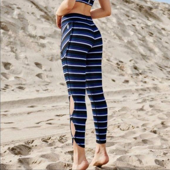 Free People Movement Striped Infinity Leggings Size Small - Picture 2 of 11